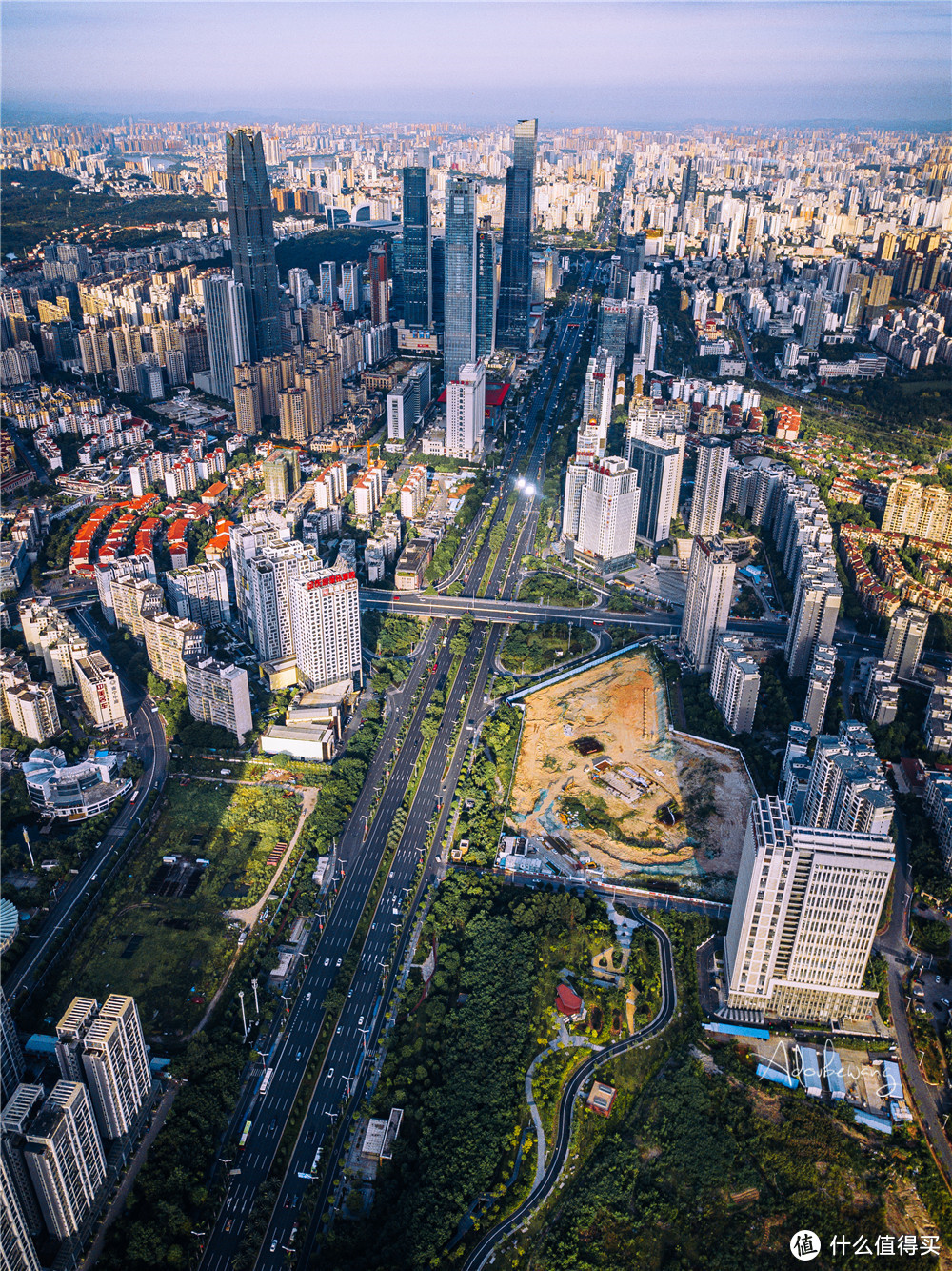 日新月異的南寧五象新區一年之間拔地而起的高樓