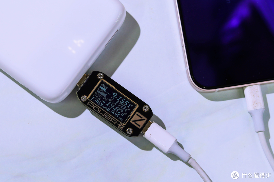 充电宝界的“iPhone 13”来了？绿联数显充电宝上手体验测评