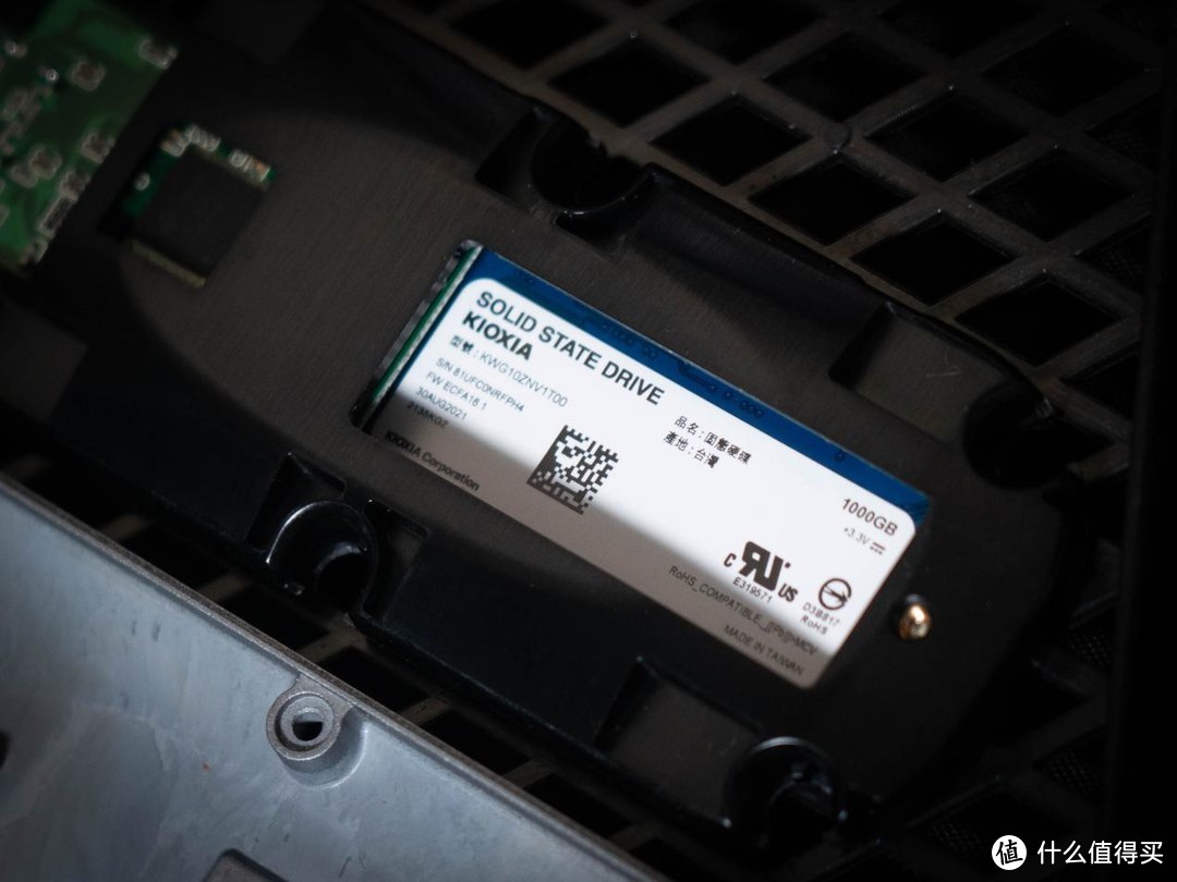 量产的M.2 SSD+硬盘盒套装，铠侠XD10移动固态硬盘拆解开箱分享