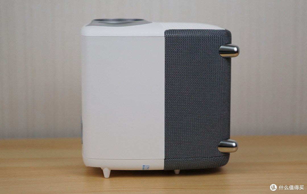 真1080P+LCD显示技术,2000元内最强家用投影仪上手评测