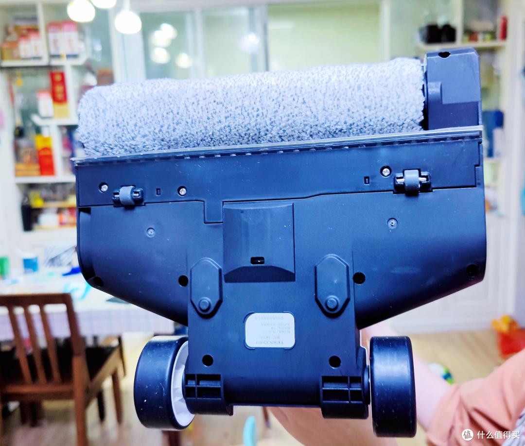 百变金刚——添可芙万2.0 Slim深度测评，洗地机+吸尘器+随手吸三合一，京东年货节来袭，好价快入手！