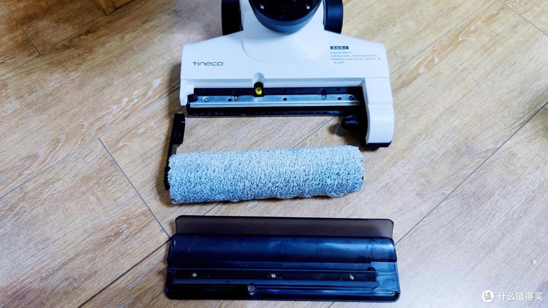 百变金刚——添可芙万2.0 Slim深度测评，洗地机+吸尘器+随手吸三合一，京东年货节来袭，好价快入手！
