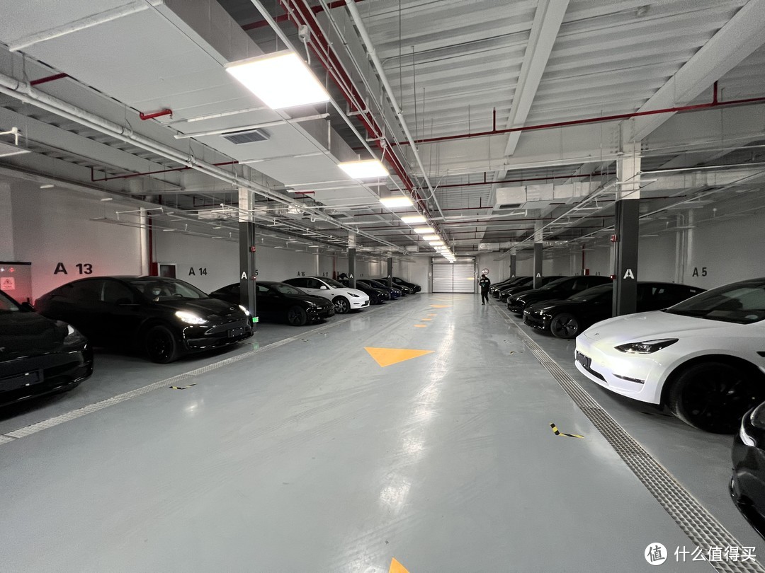 新玩具---特斯拉Model 3性能版，一文讲清M3P方方面面，自此集齐油车、电车、混动