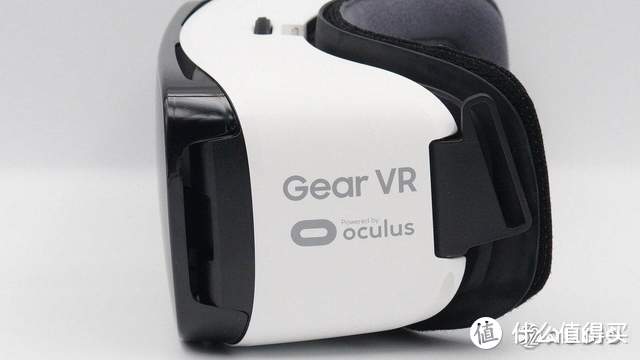 简单易用，支持焦距调节，三星GEAR VR眼镜拆解报告