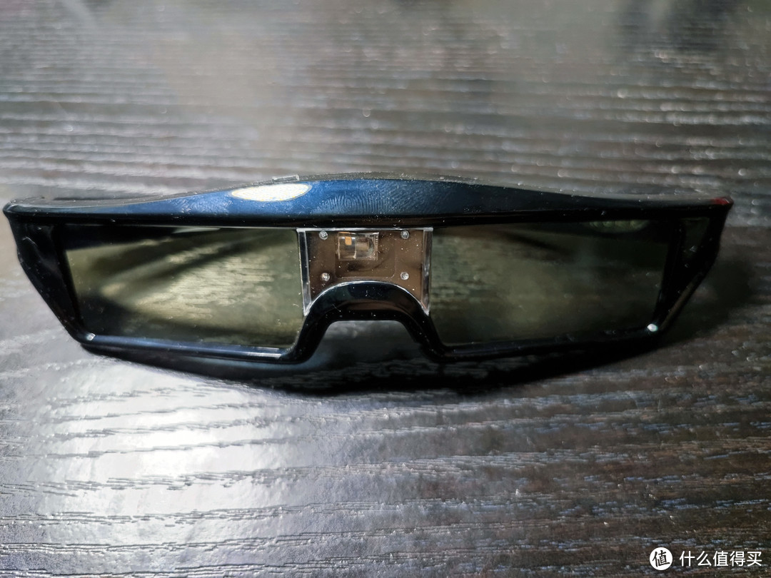 奥图码投影3D眼镜换电池记
