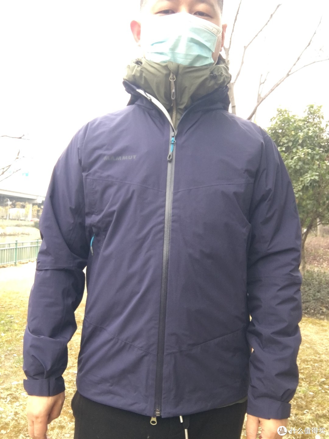 冬季温度变化无常，1件羽绒通关整个冬天还是要备件棉服？