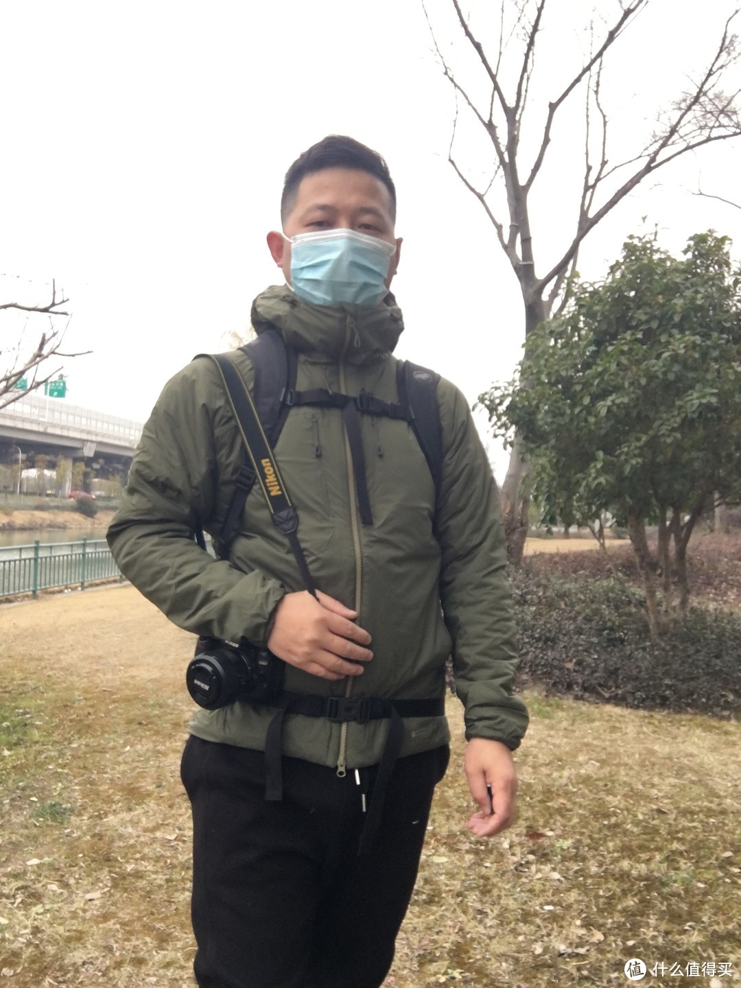 冬季温度变化无常，1件羽绒通关整个冬天还是要备件棉服？