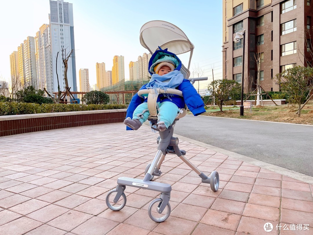 有了婴儿车，遛娃神器有必要吗？当然，酷骑遛娃神器可当宝宝餐椅
