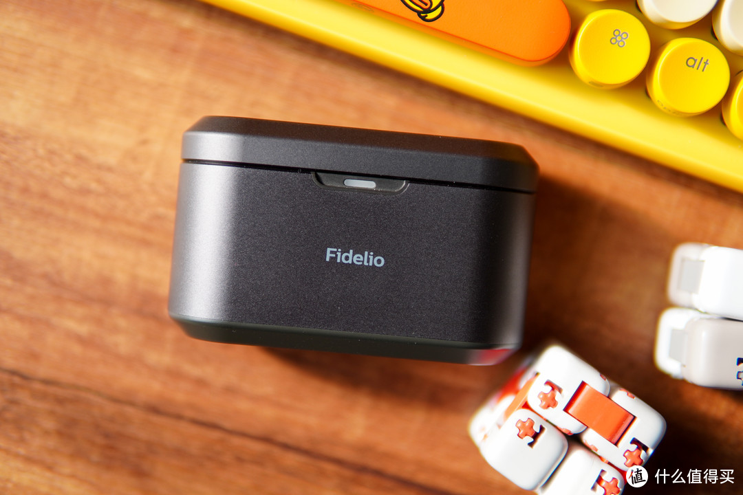 Fidelio系列首款真无线耳机问世 综合表现是否辜负品牌名望？一篇关于飞利浦Fidelio T1的碎碎念
