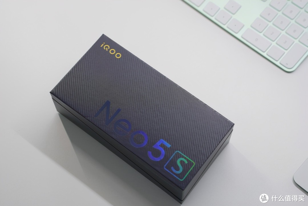 性能大跃迁，性价比永不变——iQOO Neo5S测评