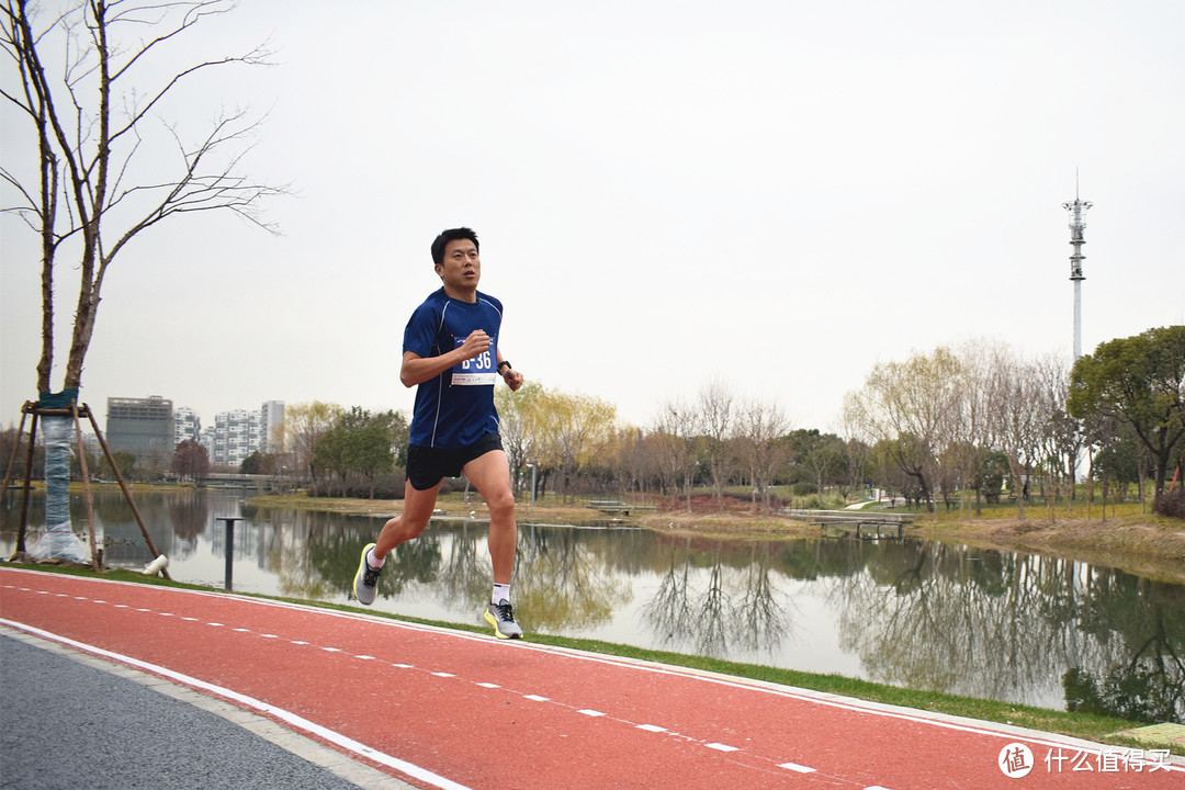 Brooks Hyperion Tempo跑鞋，为何蕴藏着竞速DNA？