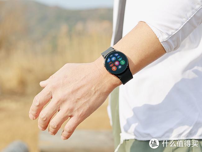 三星Watch 4体验，能玩微信、支付宝、可下载APP，智能化程度还不错