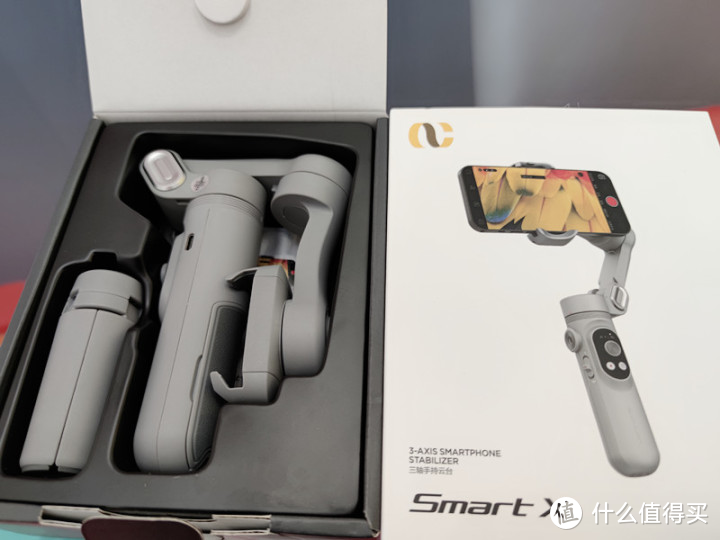 全民短视频时代，有它轻松拍大片，奥川SMART X手机稳定器体验