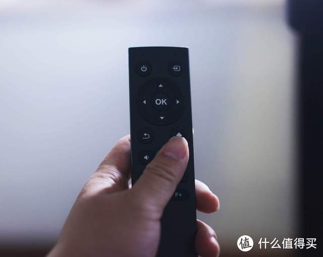 过年前，我给父亲买一台泰捷WEBOX T1S投影仪