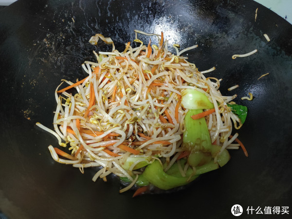 家常鸡蛋炒饼丝丨简单快手，香到骨子里的小吃！