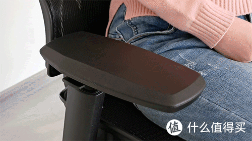 永艺XY人体工学椅：科学结构设计 舒适坐姿体验