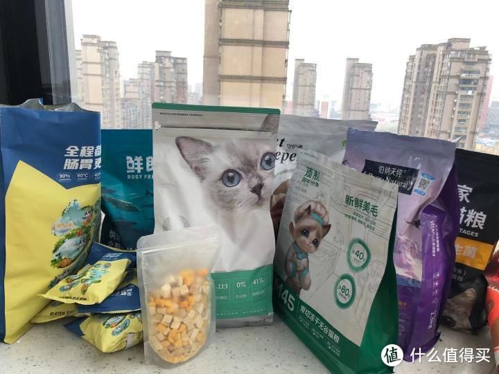 猫粮评测丨猫粮性价比推荐：网易严选、诚实一口、顶制猫粮、小仙肉烘焙粮等十大猫粮排行