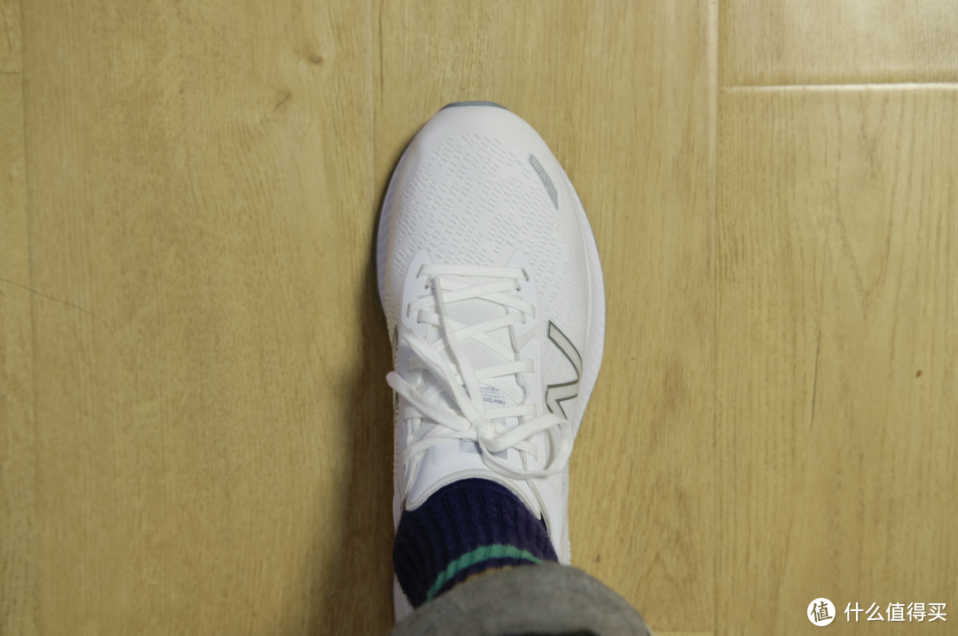 一双拇外翻也很舒适的跑鞋New Balance -PESU系列