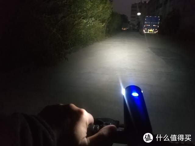 自在骑行：傲雷自行车前灯BFL900