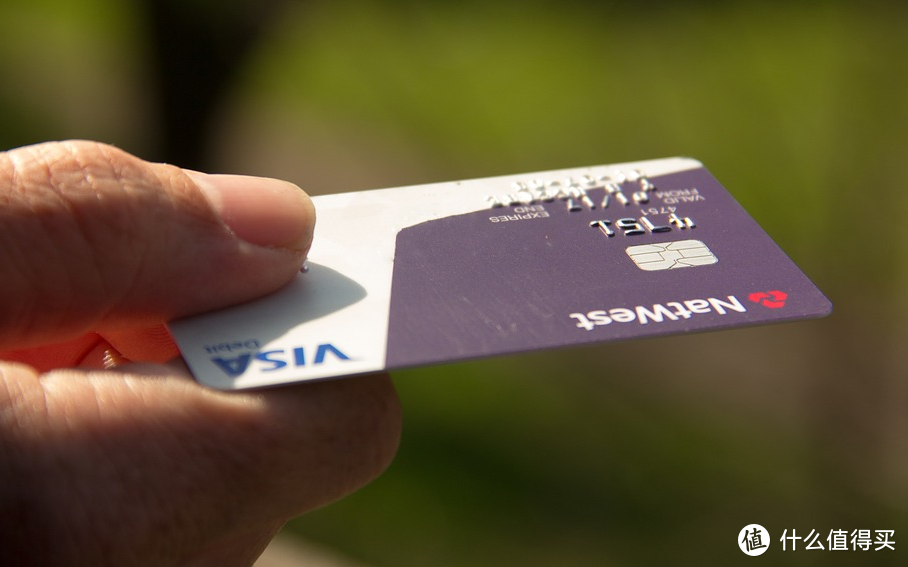 信用卡网贷逾期后催收上门了该怎么办？一定要确保自己不吃亏！
