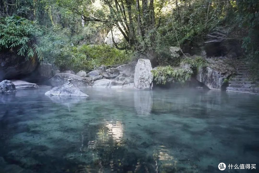 保山百花岭的澡堂河温泉 ©muyun