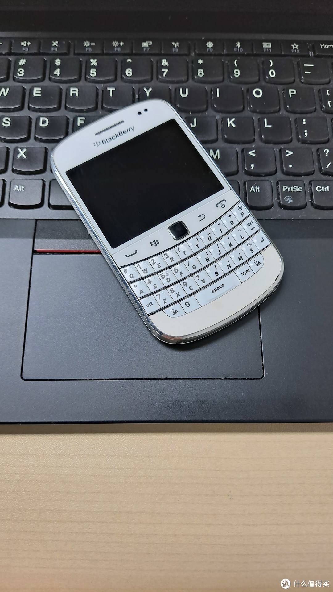全键盘手机的巅峰一定是黑莓，黑莓的巅峰机型绝对是9900-记我的老宝贝儿黑莓9900