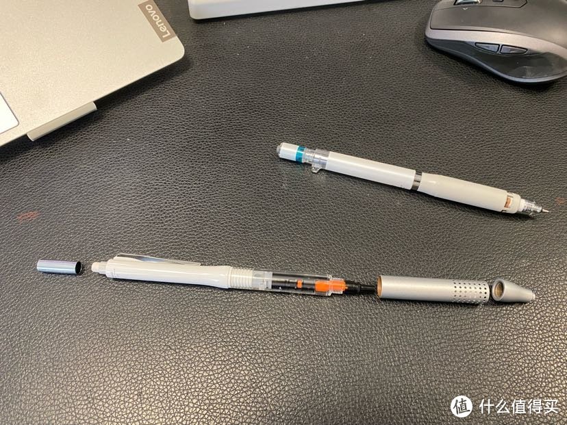 两只好看且好写的自动铅笔