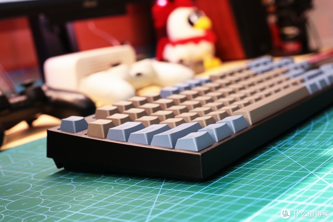 经典配色 Leopold FC750RBT 蓝牙无线灰蓝版图赏