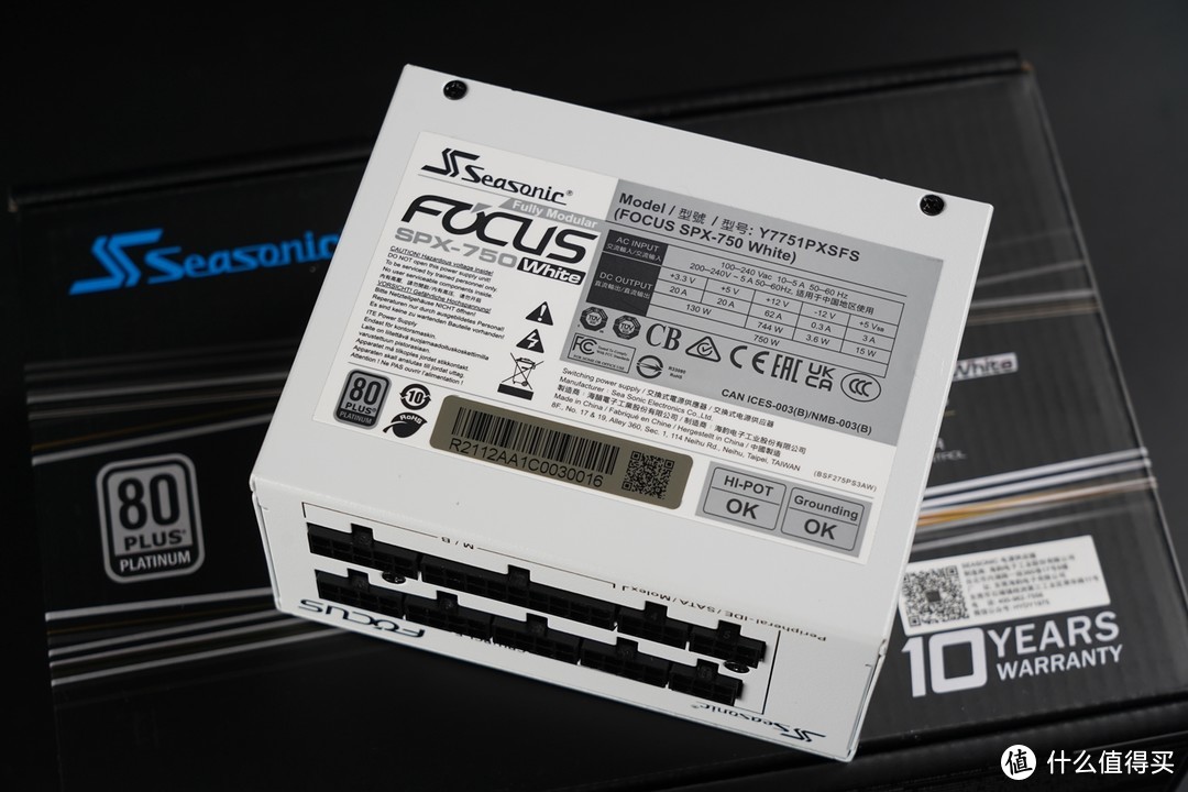 海韵Focus SPX-750电源采用单路+12V搭配DC-DC输出设计，其+12V输出最高电流为62A，相当于744W功率，+5V与+3.3V采用DC-DC设计，最高输出电流均为20A，联合输出功率为130W，可以满足高端平台的使用需求。