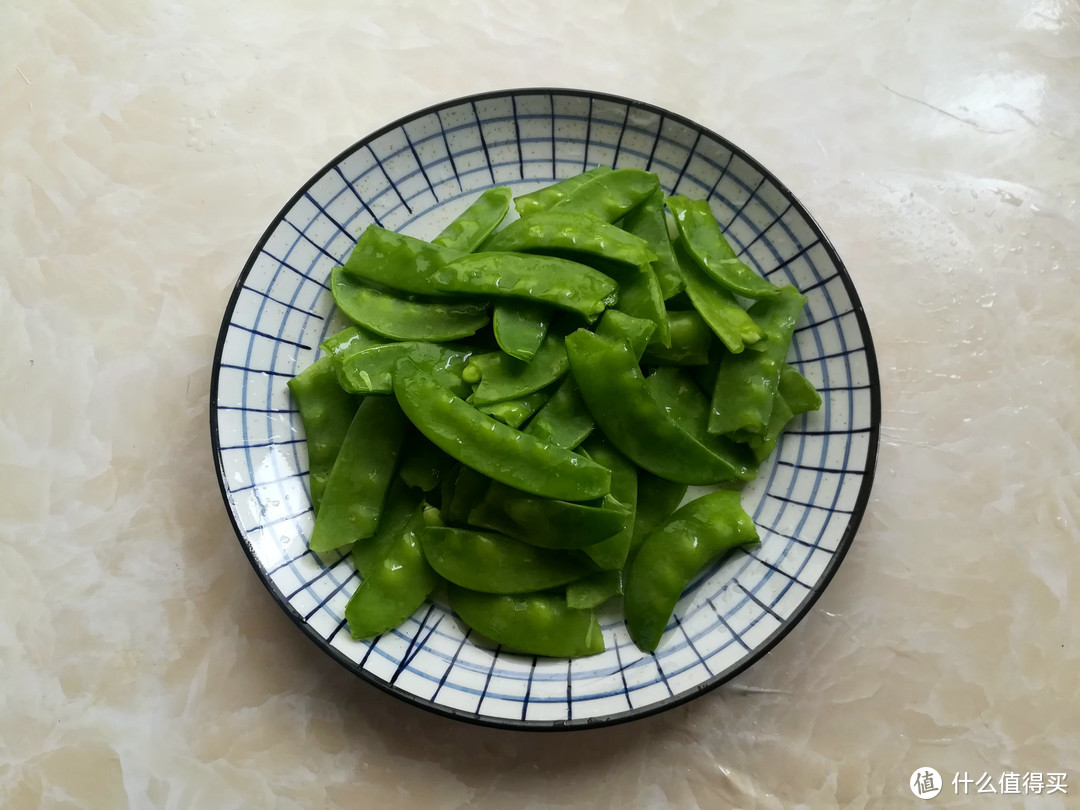 年夜饭必吃的素炒莲藕，多加一样，莲藕爽脆不发黑，比肉菜先光盘