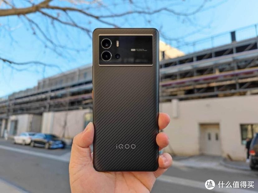 iQOO 9到货了！一眼就能认出的游戏手机，体验、性能同样优秀