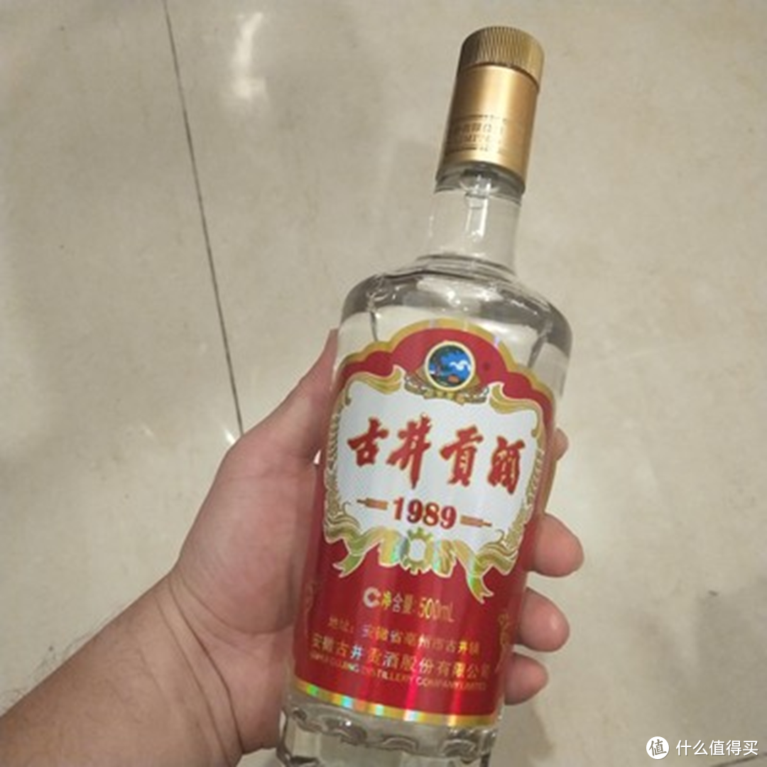 给父亲囤口粮酒，5款“廉价”浓香酒正合适，100%纯酿，好喝不贵