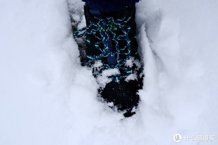 在北方雪地撒欢儿，你需要一双防水防滑性能好的运动鞋