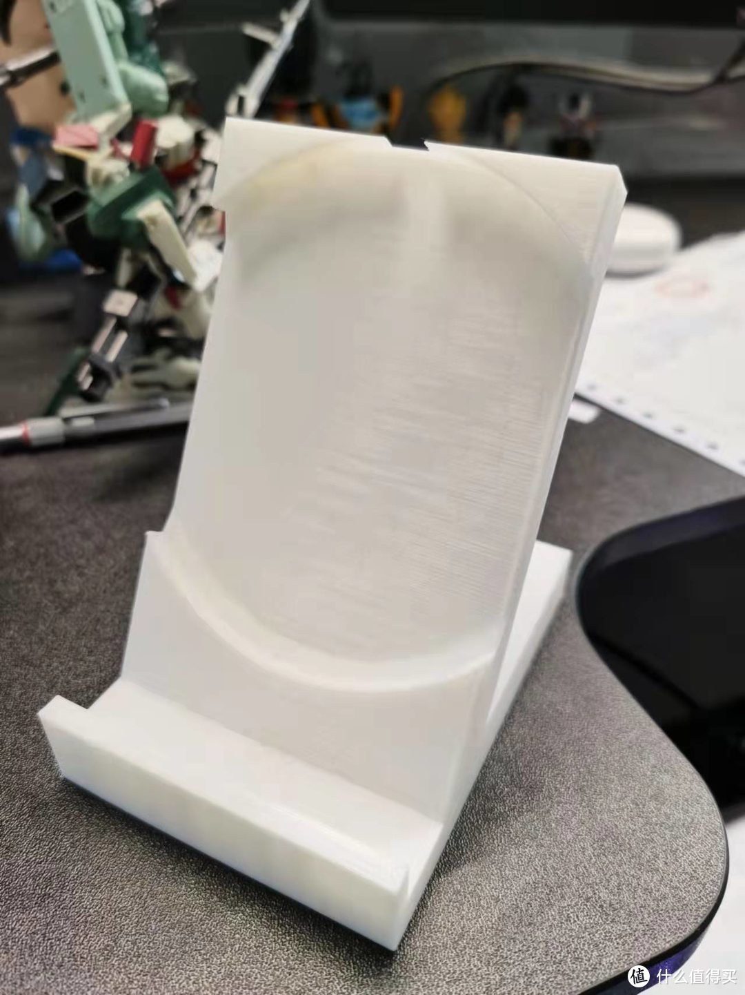 3D打印机制做可无线充电的手机支架