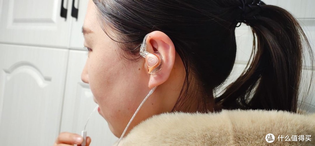 百元级静电耳机重塑天籁之音，人体工学设计久戴不伤耳
