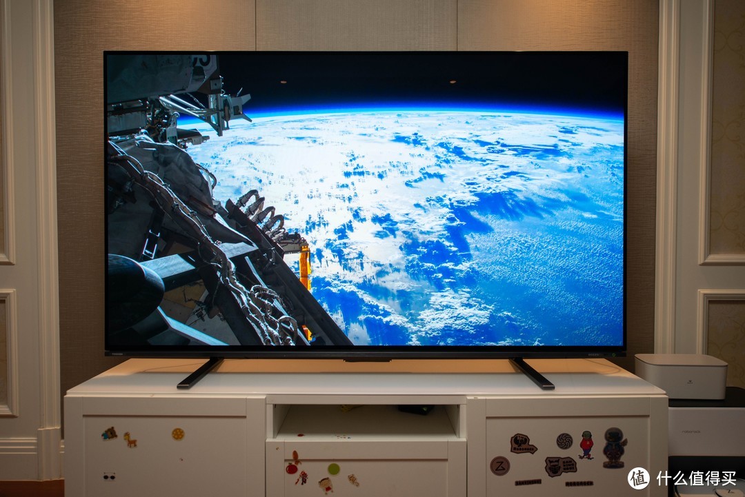 顶级音画是什么样的？ 来看看两万五的4K超高清77英寸OLED电视，东芝X8900KF 