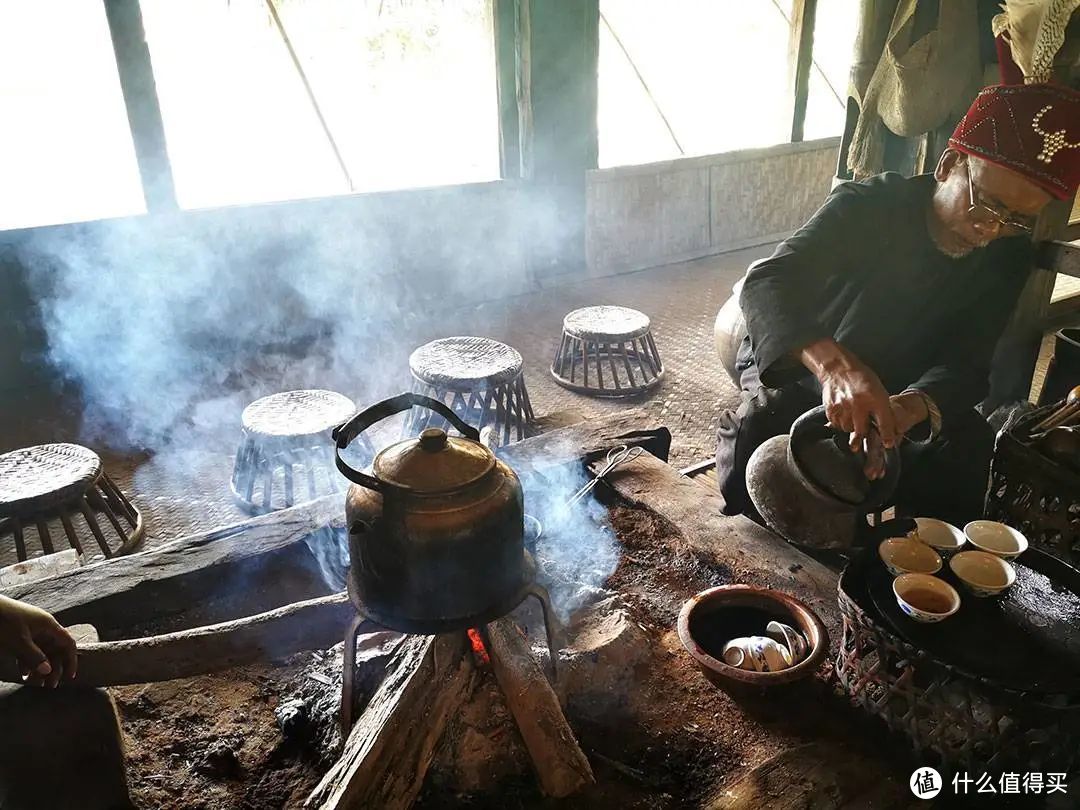 如今在云南的众多原始村落中还保留着饮用咖啡的习俗，朱苦拉村也不例外 ©图虫创意