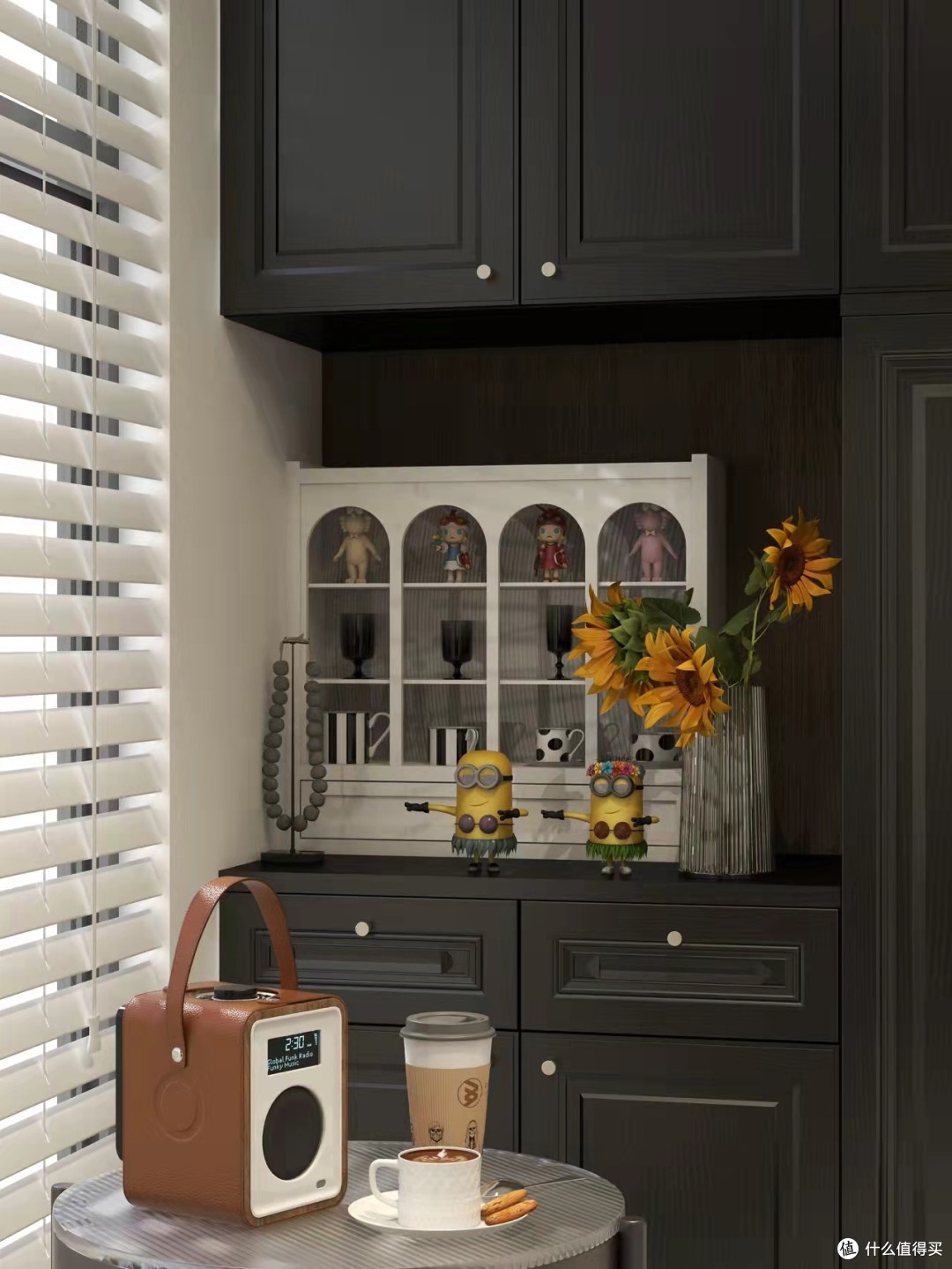 黑白现代风阳台装修简约风满满