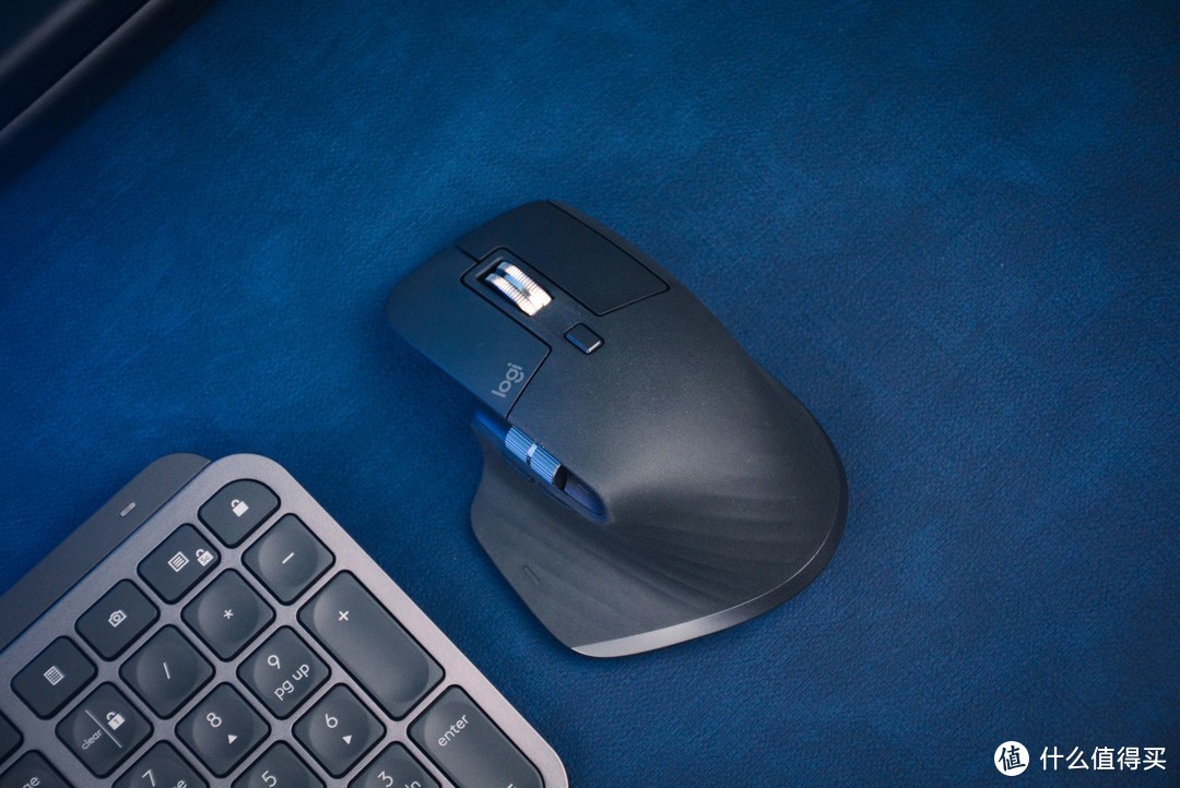罗技虎年键鼠套装快速上手：经典MX Master 3鼠标+MX Keys键盘，很超值