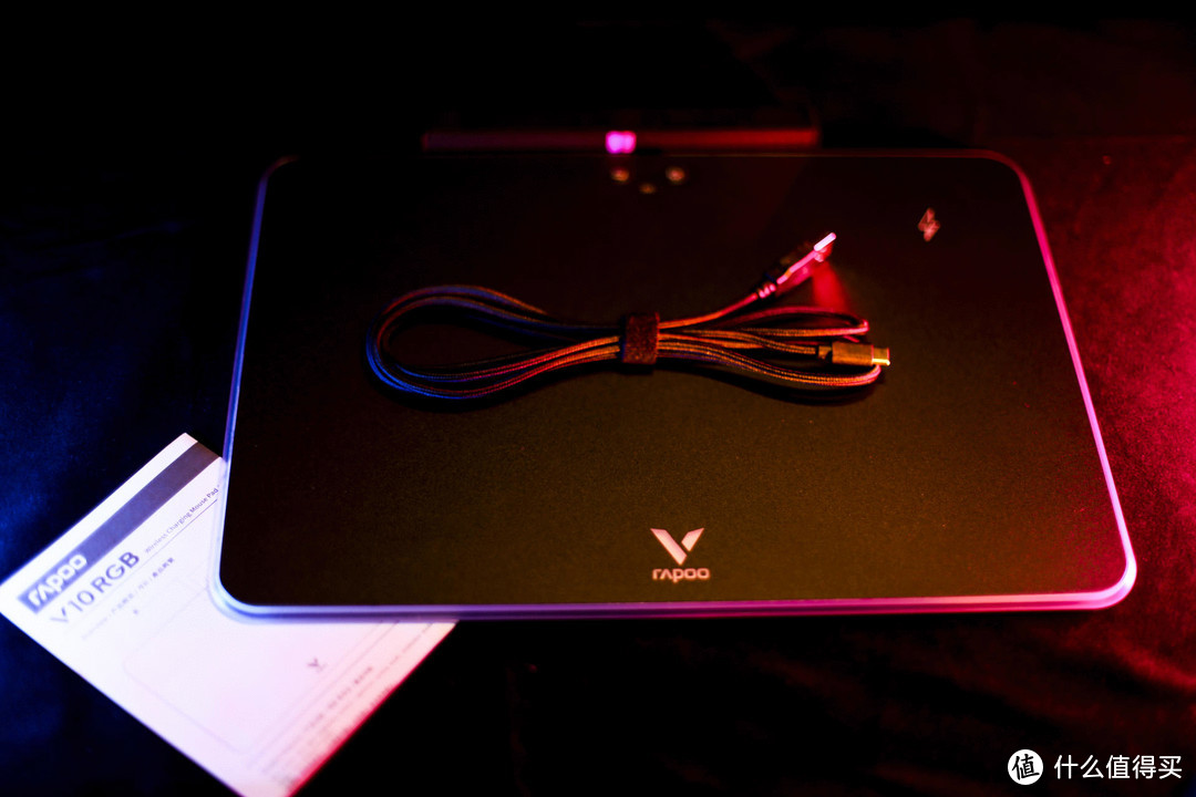 超酷的无线电脑桌面雷柏V10RGB套装，实现无线鼠标无限电量