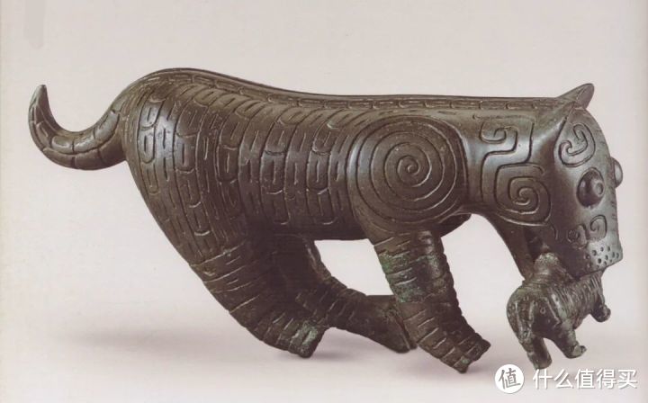 時代物・ 青銅器・虎食牛』極細工・古賞物・中国古玩・中国古美術