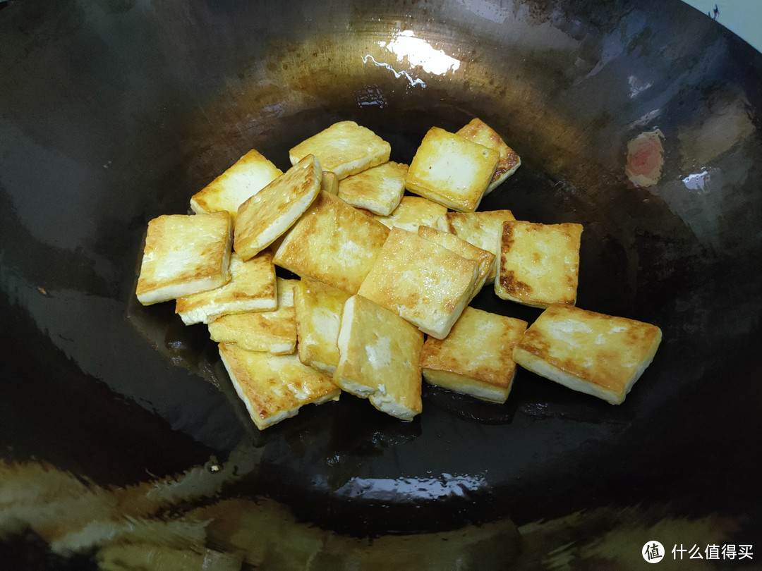 豆腐和这菜是绝配，入冬后要常吃，每次炖一锅，好吃到汤汁都不剩