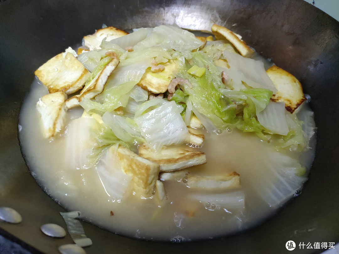 豆腐和这菜是绝配，入冬后要常吃，每次炖一锅，好吃到汤汁都不剩