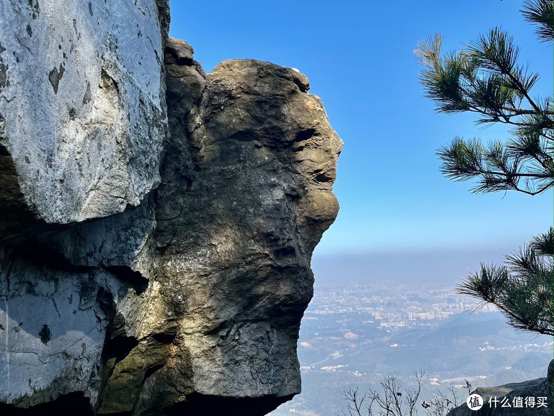 访化城寺，遇笑脸石，识大石门