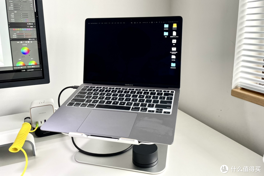 MacBook与iMac如何选择？更简洁高效的桌面整理思路与好物分享！