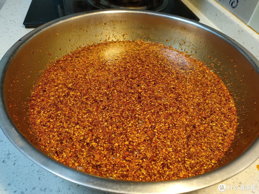 凉皮店里一般不外传的辣椒油做法，只需多加一步，颜色红亮香四溢