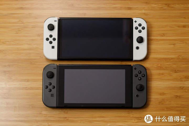 上：Switch OLED 版本，下：Switch 续航版