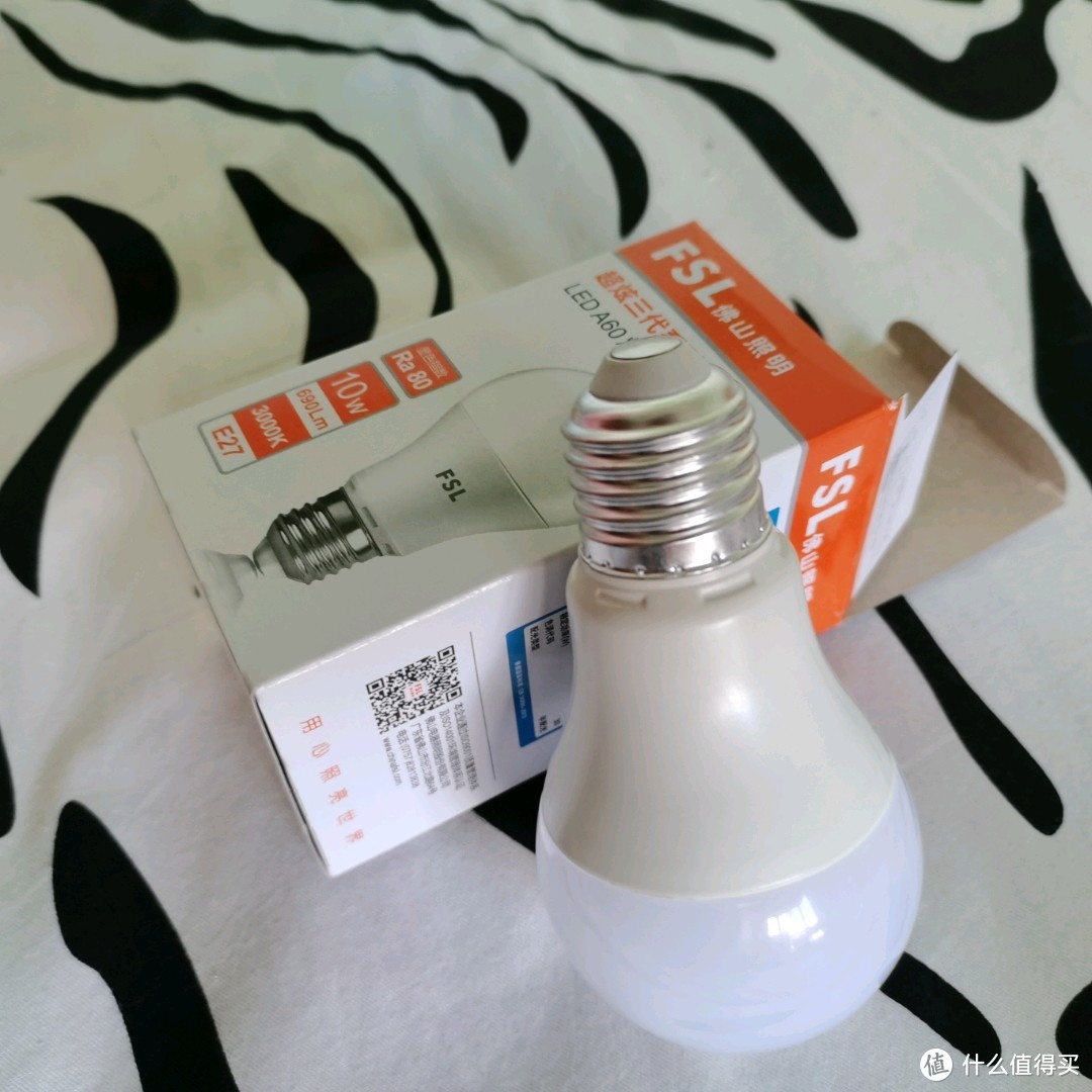 常见品牌LED灯泡的对比，到底值不值呢？
