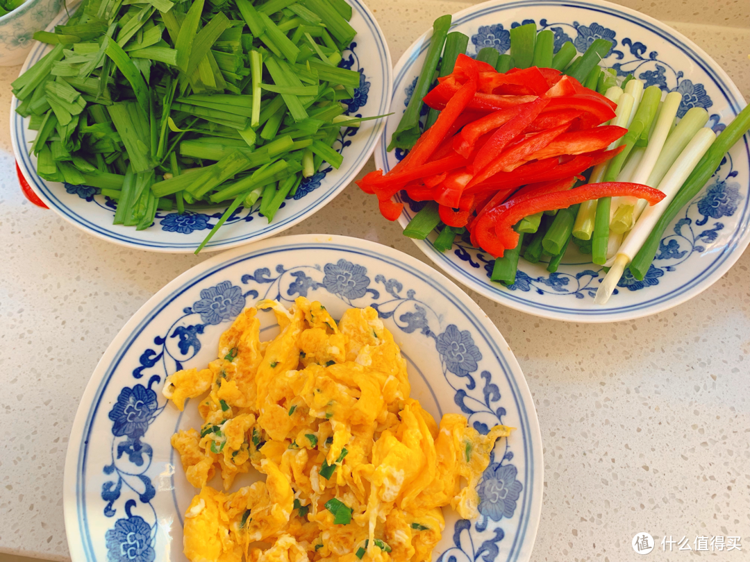 韭菜炒鸡蛋也是卷春饼的必备菜式