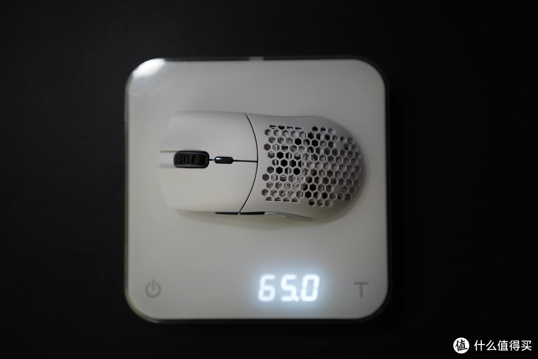 轻至65克的无线小奥丁，Glorious Model O- Wireless无线游戏鼠标和冰元素鼠标垫使用体验